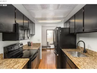 Photo #5: 22647151 Listing 