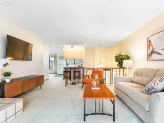 Photo #2: 22647307 Listing