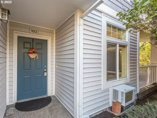 Photo #2: 22648106 Listing