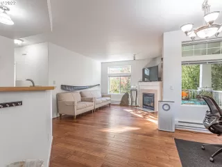 Photo #3: 22648106 Listing