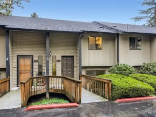 More Details about MLS # 22648112 : 2810 TREETOP LN