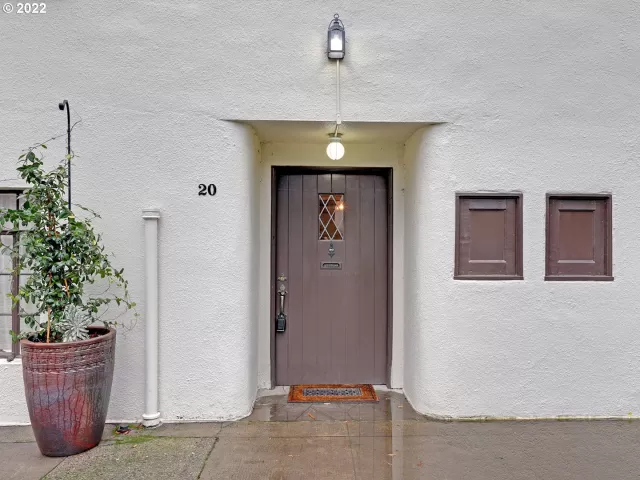 MLS: 22648415 Condo For Sale