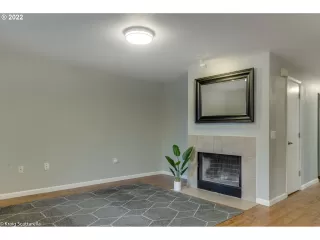 Photo #5: 22648599 Listing 