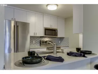 Photo #6: 22648599 Listing 