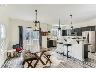 Photo #4: 22648604 Listing