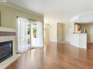 Photo #2: 22649053 Listing