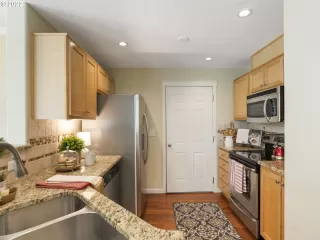 Photo #4: 22649053 Listing