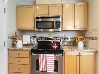 Photo #6: 22649053 Listing