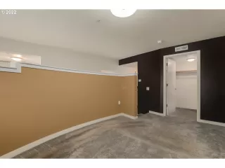 Photo #6: 22649875 Listing