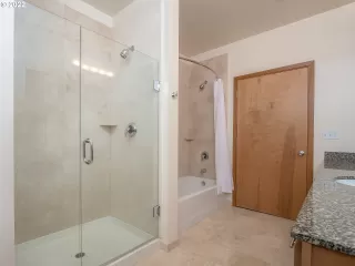 Photo #2: 22649939 Listing