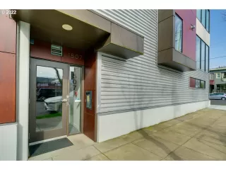 Photo #1: 22649944 Listing