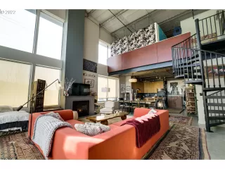 Photo #6: 22649944 Listing