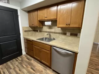 Photo #6: 22650627 Listing