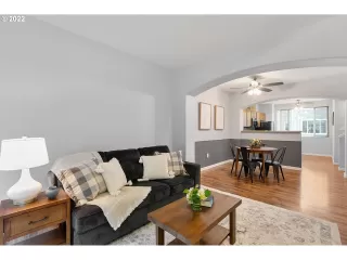 Photo #5: 22651153 Listing