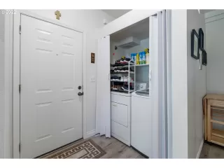 Photo #4: 22651895 Listing