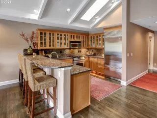 Photo #5: 22653496 Listing