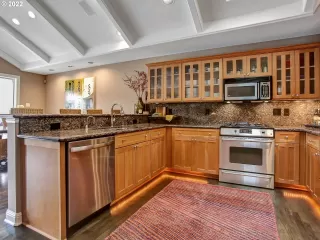 Photo #6: 22653496 Listing