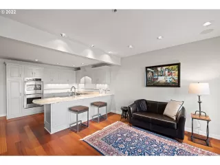 Photo #5: 22654182 Listing 