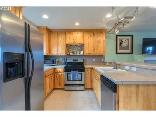 Photo #5: 22654963 Listing