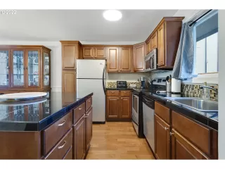 Photo #5: 22655868 Listing