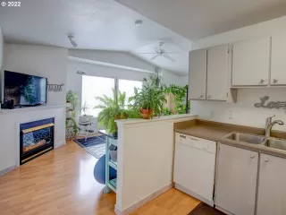 Photo #5: 22656457 Listing 