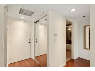 Photo #5: 22657300 Listing 