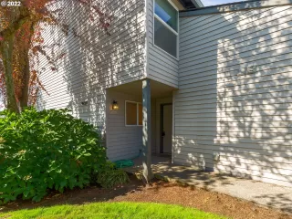 Photo #2: 22657335 Listing