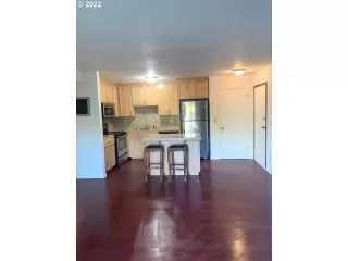 Photo #4: 22657455 Listing