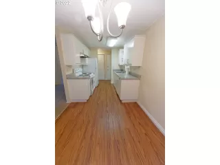 Photo #5: 22657501 Listing