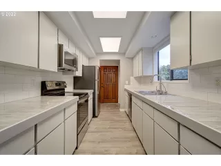 Photo #4: 22657682 Listing