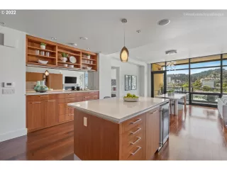 Photo #5: 22657851 Listing 