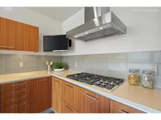 Photo #6: 22657851 Listing 