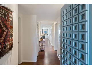 Photo #3: 22658118 Listing