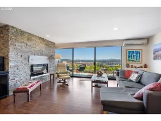 Photo #4: 22658118 Listing