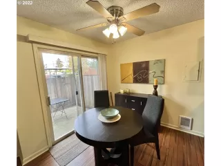 Photo #4: 22660369 Listing