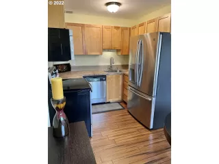 Photo #5: 22660369 Listing