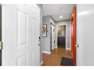 Photo #6: 22660922 Listing