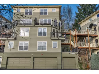 Photo #1: 22662012 Listing