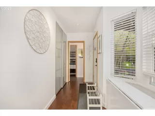 Photo #3: 22662012 Listing