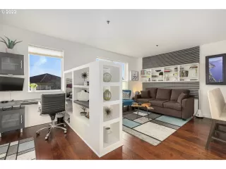 Photo #4: 22662012 Listing