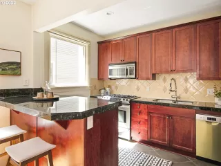 Photo #2: 22662095 Listing