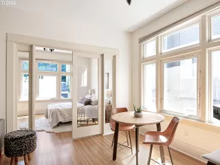 Photo #6: 22662095 Listing