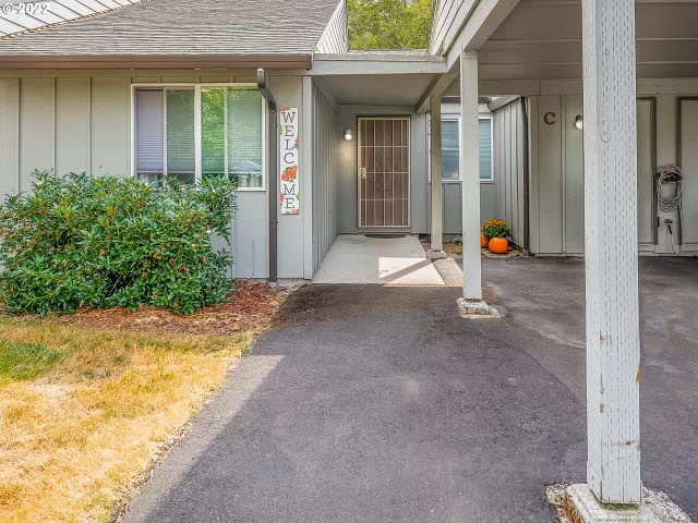 MLS: 22662267 Condo For Sale