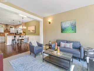 Photo #4: 22662439 Listing