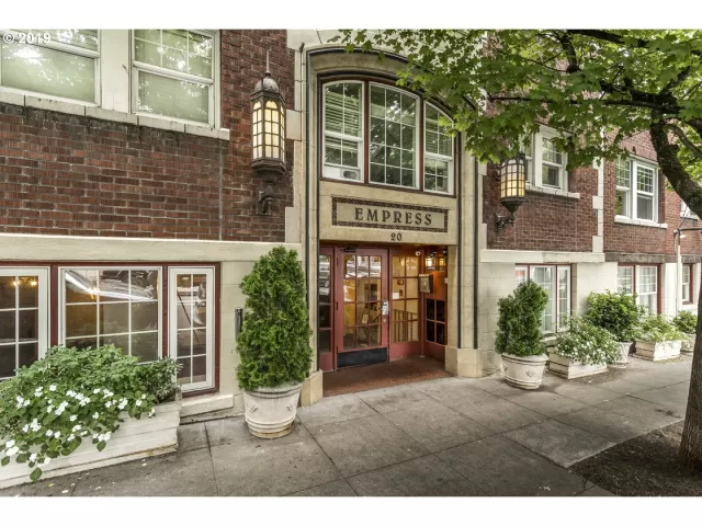 MLS: 22663113 Condo For Sale