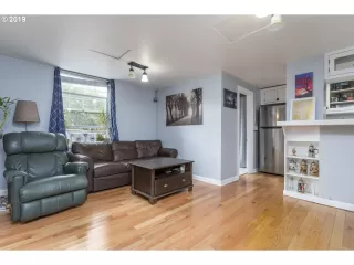 Photo #5: 22663113 Listing