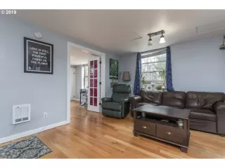 Photo #6: 22663113 Listing