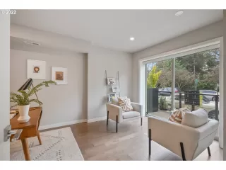 Photo #5: 22663251 Listing