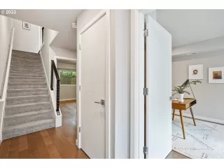 Photo #6: 22663251 Listing