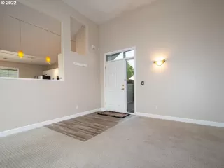 Photo #5: 22664118 Listing